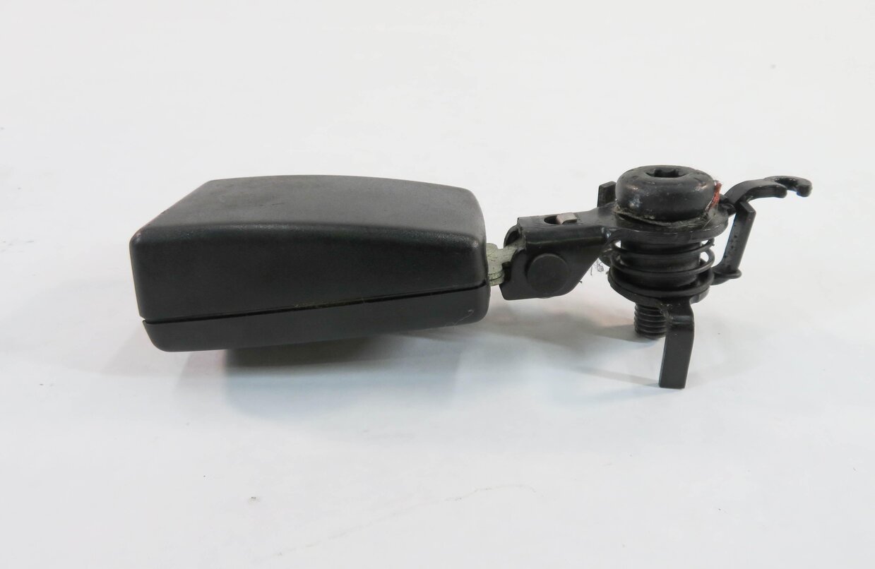 Thumbnail 3: 2010 RANGE ROVER SPORT (L320) RIGHT REAR SEAT SEATBELT BUCKLE RECEIVER