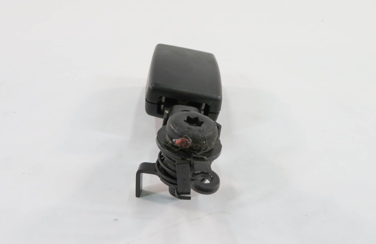 Thumbnail 4: 2010 RANGE ROVER SPORT (L320) RIGHT REAR SEAT SEATBELT BUCKLE RECEIVER
