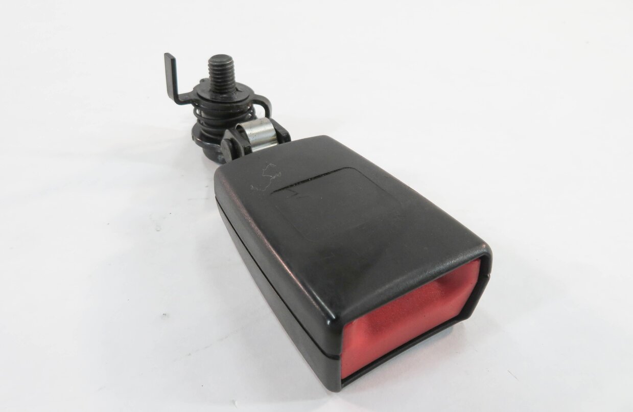 Thumbnail 6: 2010 RANGE ROVER SPORT (L320) RIGHT REAR SEAT SEATBELT BUCKLE RECEIVER