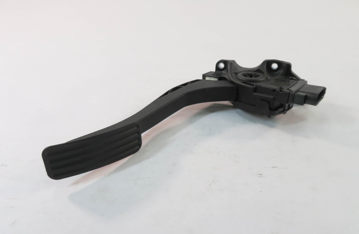 Thumbnail 2: 2010 RANGE ROVER SPORT (L320) GAS PEDAL
