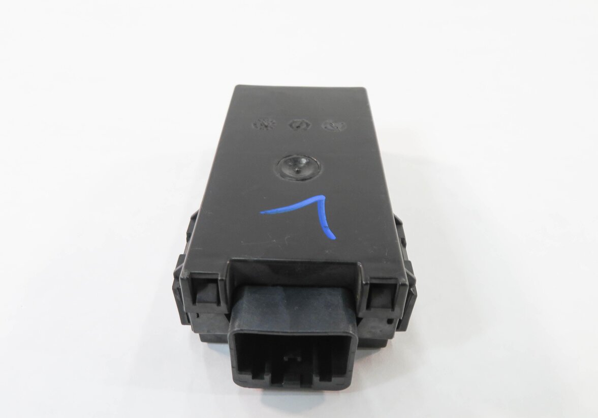 Thumbnail 6: 2010 RANGE ROVER SPORT (L320) HEATED SEAT CONTROL MODULE