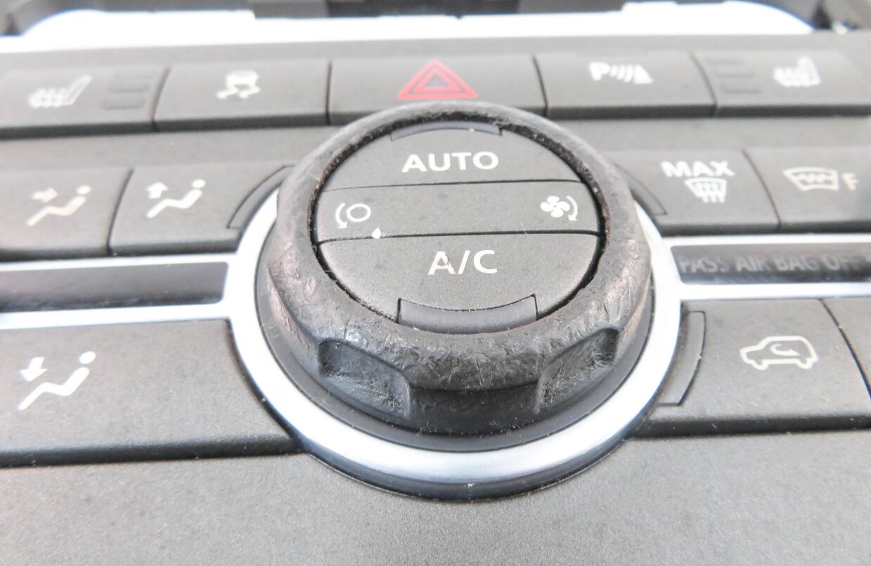 Thumbnail 7: 10-16 LR4 / RANGE ROVER SPORT (L320) FRONT HEATER A/C TEMPERATURE CONTROL PANEL