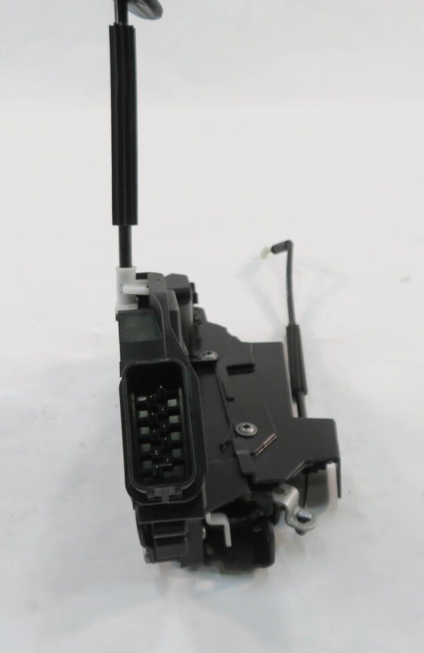 Thumbnail 3: 2010-2019 RANGE ROVER SPORT (L320) EVOQUE LR4 LEFT FRONT PASSIVE DOOR LATCH