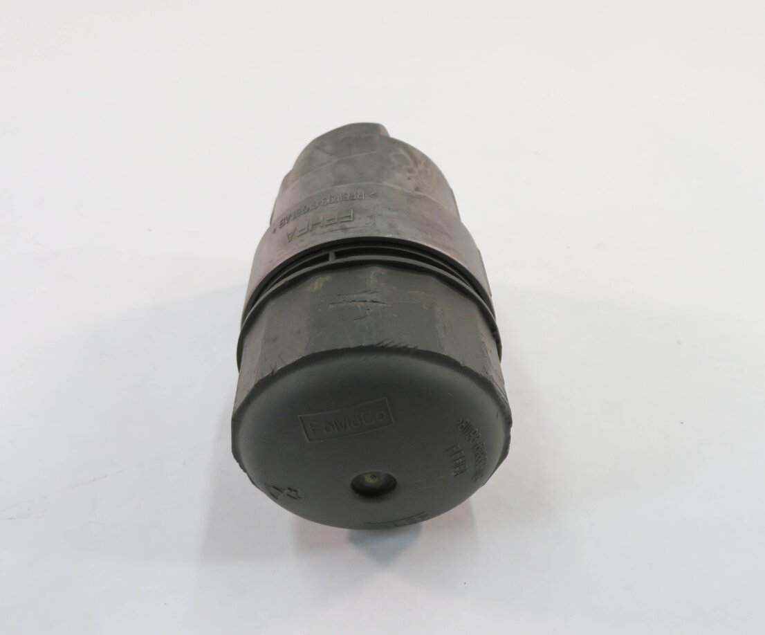 Thumbnail 4: 2010 RANGE ROVER SPORT (L320) 5.0L V8 ENGINE - MOTOR OIL FLUID FILTER HOUSING