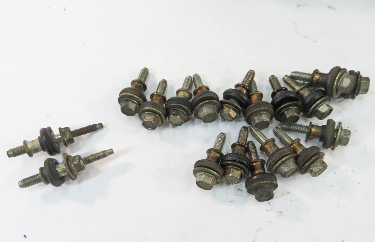 Thumbnail 9: 10-18 RANGE ROVER SPORT (L320 L322 L494 L405) 5.0L V8 - RIGHT ENGINE VALVE COVER