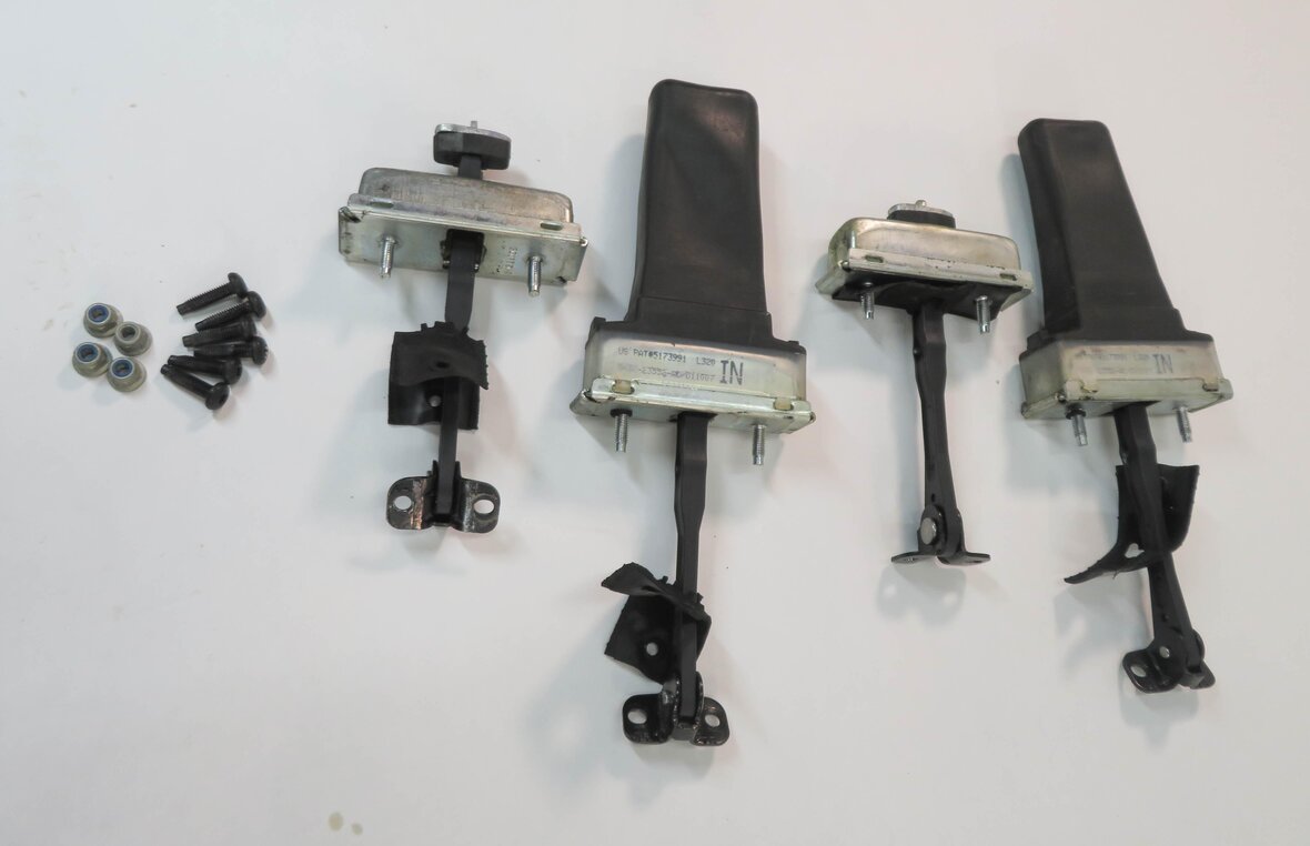 Thumbnail 2: 2011 RANGE ROVER SPORT (L320) FRONT & REAR DOOR HINGE BUMP STOP DETENT SET-4