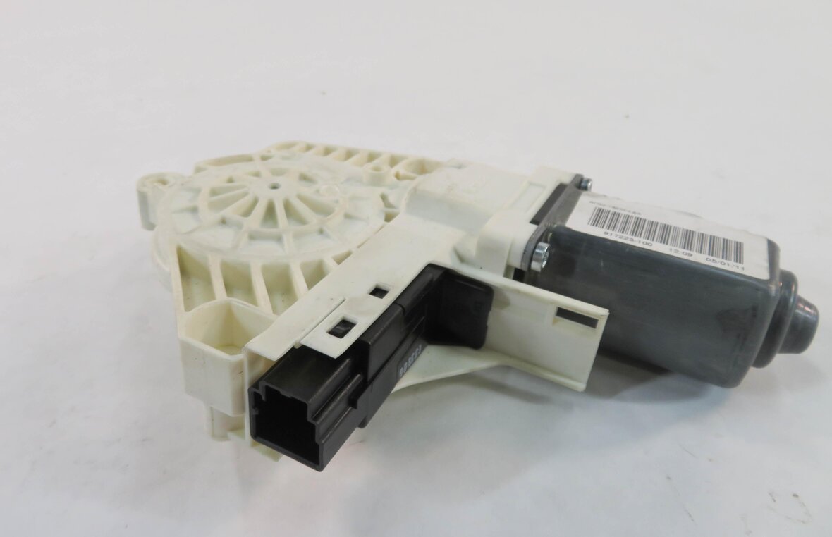 Thumbnail 2: 2010-2016 LR4 RANGE ROVER SPORT (L320) RIGHT SIDE REAR DOOR POWER WINDOW MOTOR