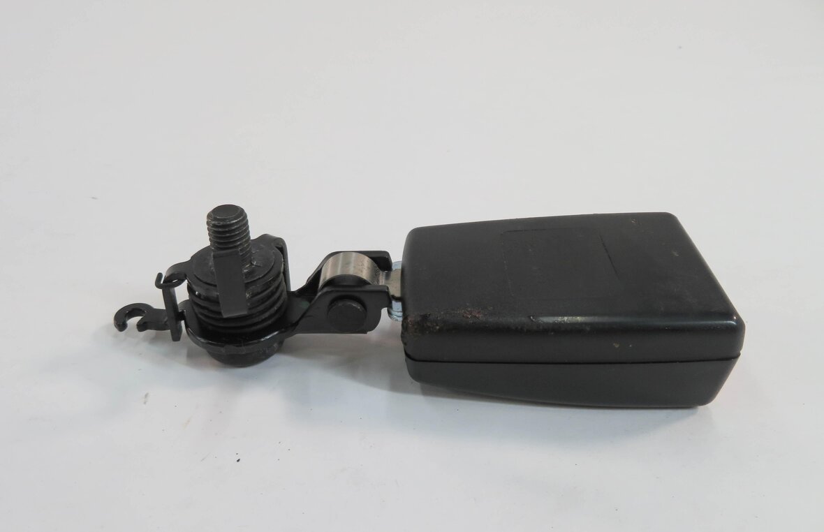 Thumbnail 2: 2010 RANGE ROVER SPORT (L320) RIGHT REAR SEAT SEATBELT BUCKLE RECEIVER