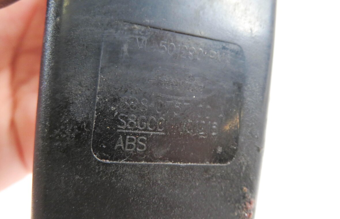 Thumbnail 7: 2010 RANGE ROVER SPORT (L320) RIGHT REAR SEAT SEATBELT BUCKLE RECEIVER