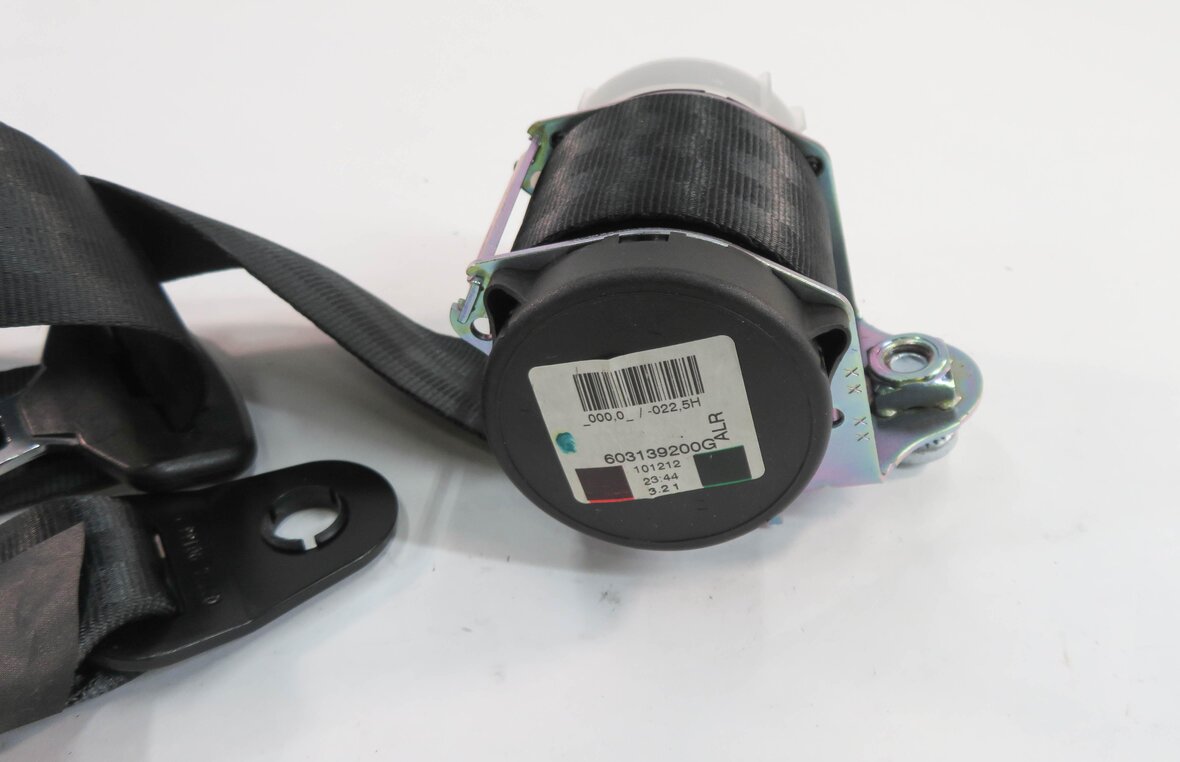 Thumbnail 3: 2010 RANGE ROVER SPORT (L320) REAR CENTER SEAT SEATBELT RETRACTOR (BLACK)