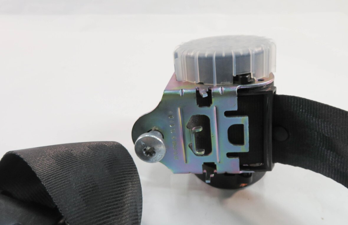 Thumbnail 6: 2010 RANGE ROVER SPORT (L320) REAR CENTER SEAT SEATBELT RETRACTOR (BLACK)