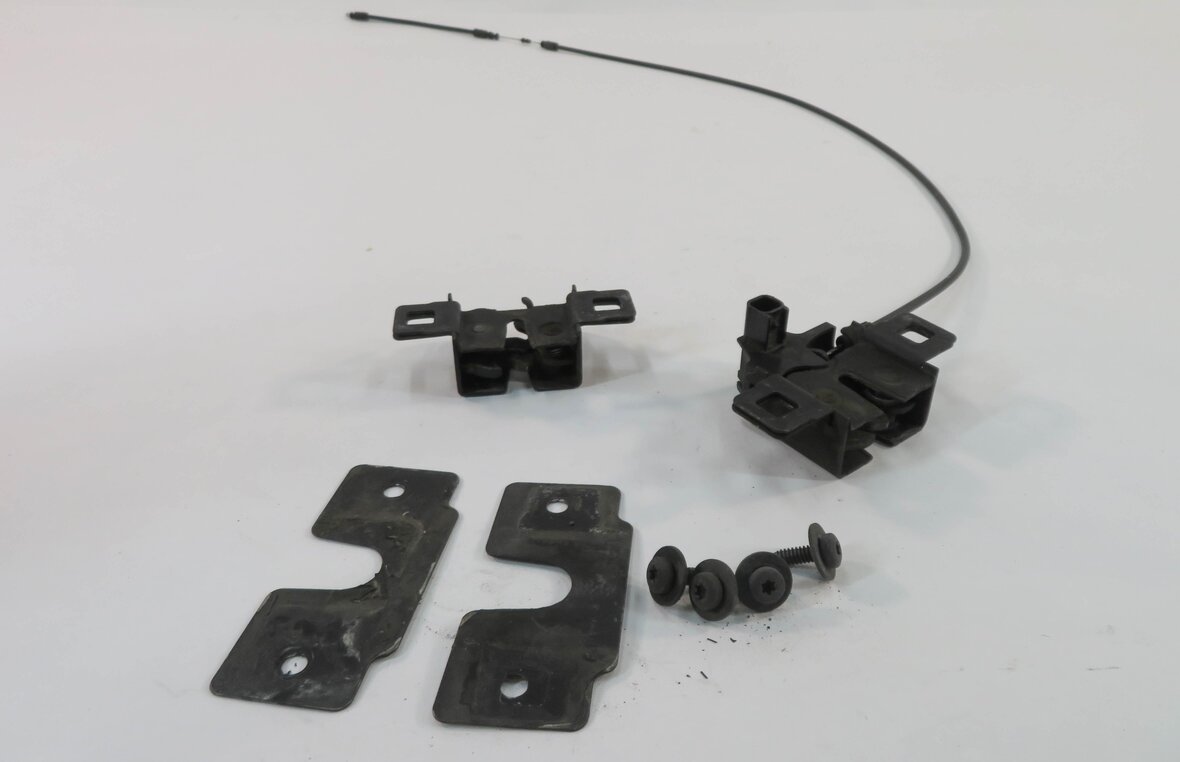 Thumbnail 4: 2011 RANGE ROVER SPORT (L320) FRONT LEFT & RIGHT LOWER HOOD LATCH SET w/ CABLE