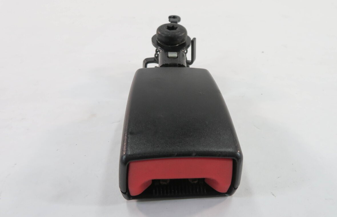 Thumbnail 2: 2010 RANGE ROVER SPORT (L320) REAR CENTER SEAT SEATBELT BUCKLE RECEIVER