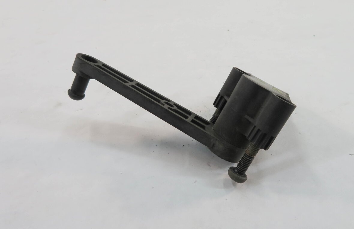 Thumbnail 3: 2010 RANGE ROVER SPORT (L320) RIGHT REAR SUSPENSION HEIGHT LEVEL SENSOR