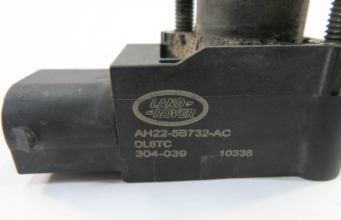 Thumbnail 6: 2010 RANGE ROVER SPORT (L320) RIGHT REAR SUSPENSION HEIGHT LEVEL SENSOR