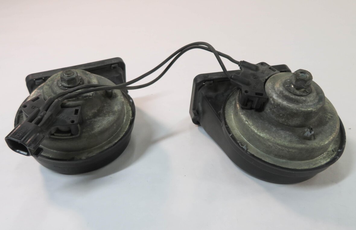 Thumbnail 3: 2010-2016 LAND ROVER LR4 / RANGE ROVER SPORT / HIGH & LOW TONE SAFETY HORN SET-2