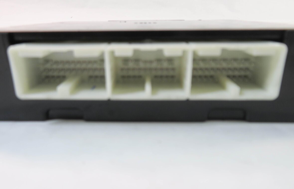 Thumbnail 7: 2010-2011 RANGE ROVER SPORT (L320) TEMPERATURE CONTROL CANBUS CONTROL MODULE