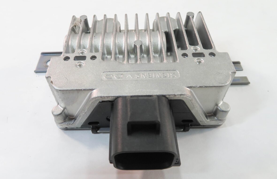 2010-2015 RANGE ROVER SPORT EVOQUE LR2 LR4 (FF/F4 L320) FUEL PUMP CONTROL MODULE
