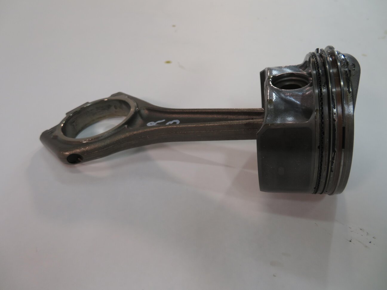 Thumbnail 6: 2010 RANGE ROVER SPORT (L320) 5.0L AJ133 - RIGHT ENGINE PISTON w/ CONNECTING ROD