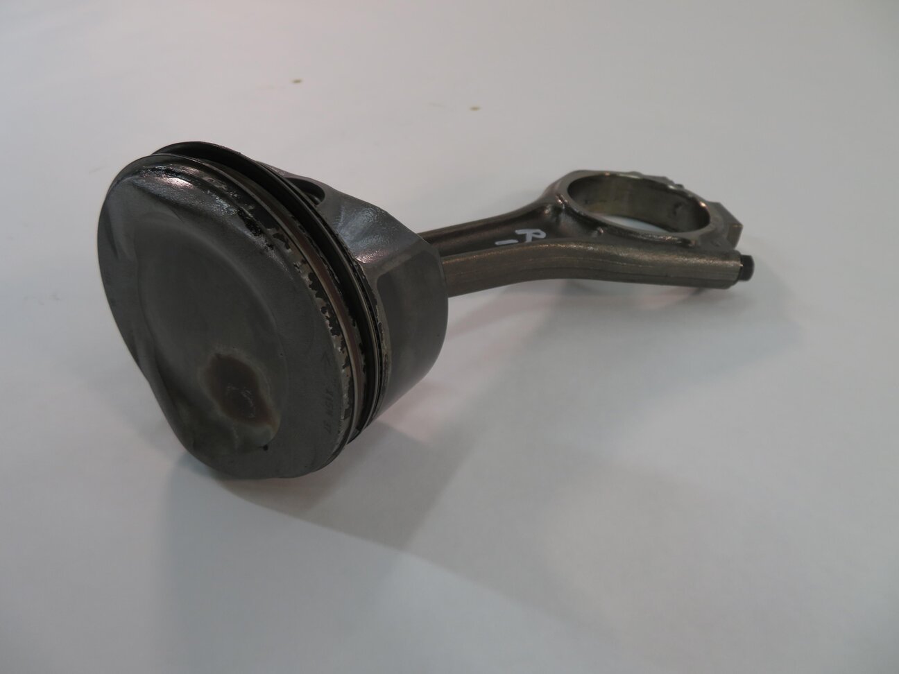 2010 RANGE ROVER SPORT (L320) 5.0L AJ133 - RIGHT ENGINE PISTON w/ CONNECTING ROD