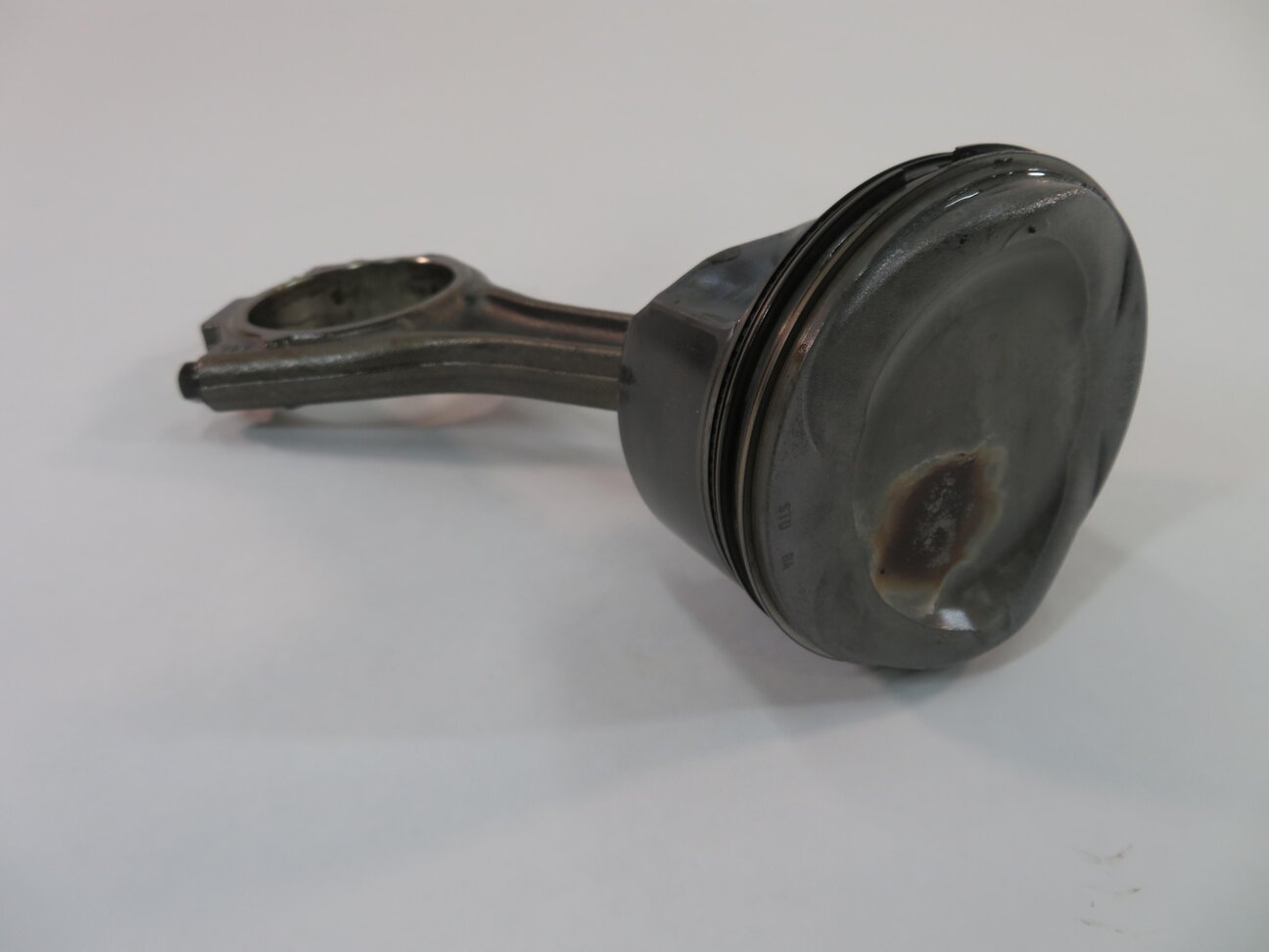 2010 RANGE ROVER SPORT (L320) 5.0L AJ133 - LEFT ENGINE PISTON w/ CONNECTING ROD