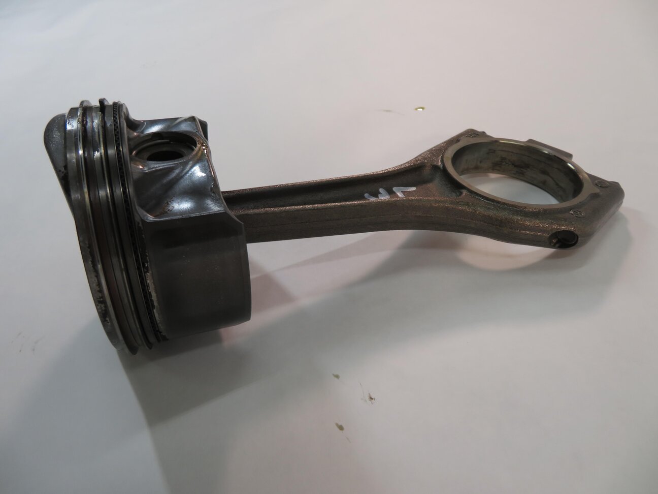Thumbnail 5: 2010 RANGE ROVER SPORT (L320) 5.0L AJ133 - LEFT ENGINE PISTON w/ CONNECTING ROD