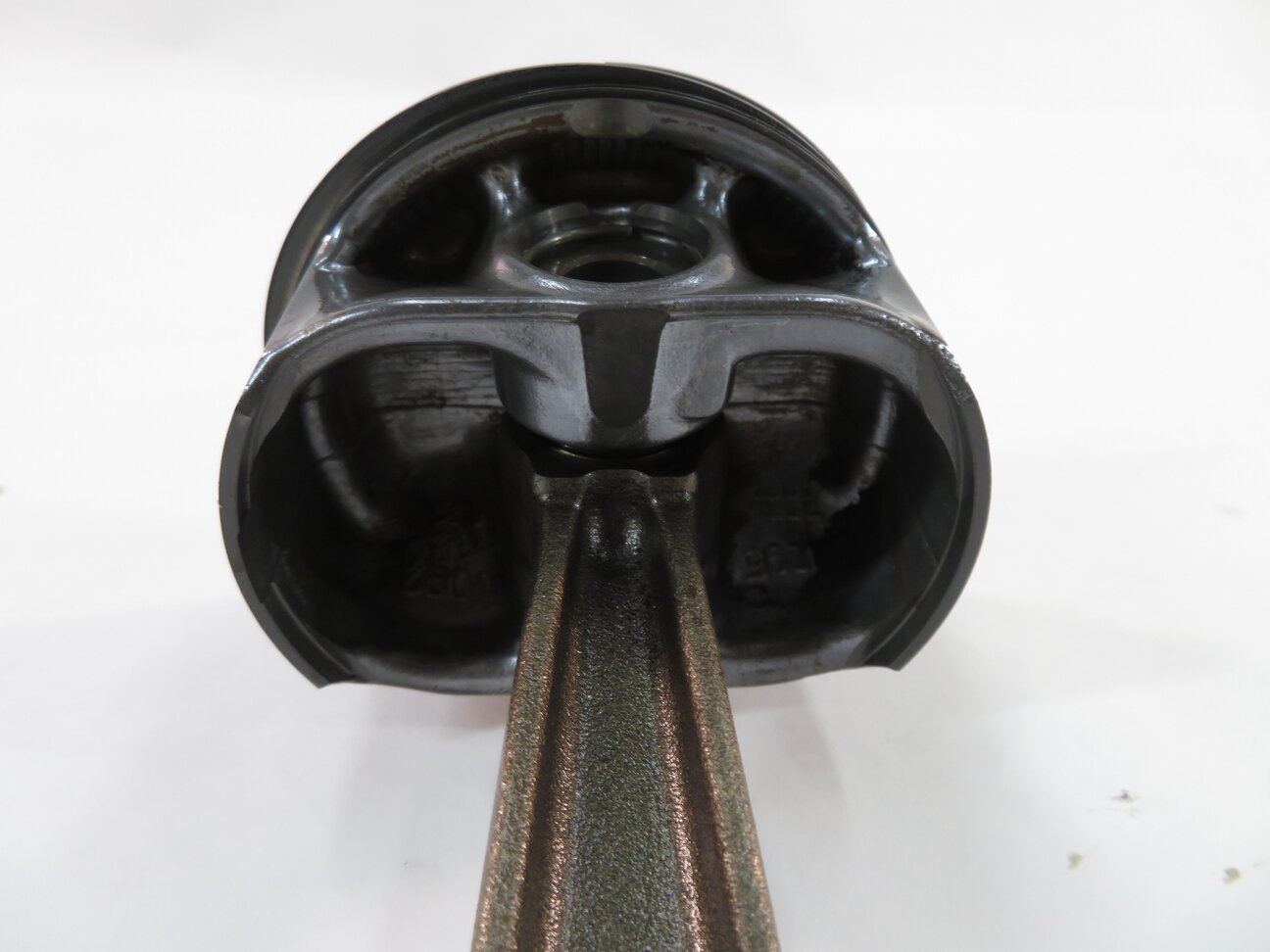 Thumbnail 9: 2010 RANGE ROVER SPORT (L320) 5.0L AJ133 - LEFT ENGINE PISTON w/ CONNECTING ROD