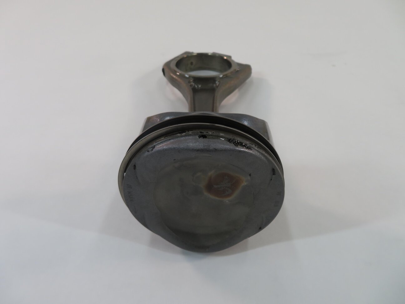Thumbnail 4: 2010 RANGE ROVER SPORT (L320) 5.0L AJ133 - LEFT ENGINE PISTON w/ CONNECTING ROD