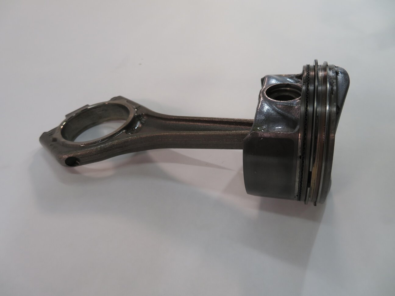 Thumbnail 5: 2010 RANGE ROVER SPORT (L320) 5.0L AJ133 - LEFT ENGINE PISTON w/ CONNECTING ROD