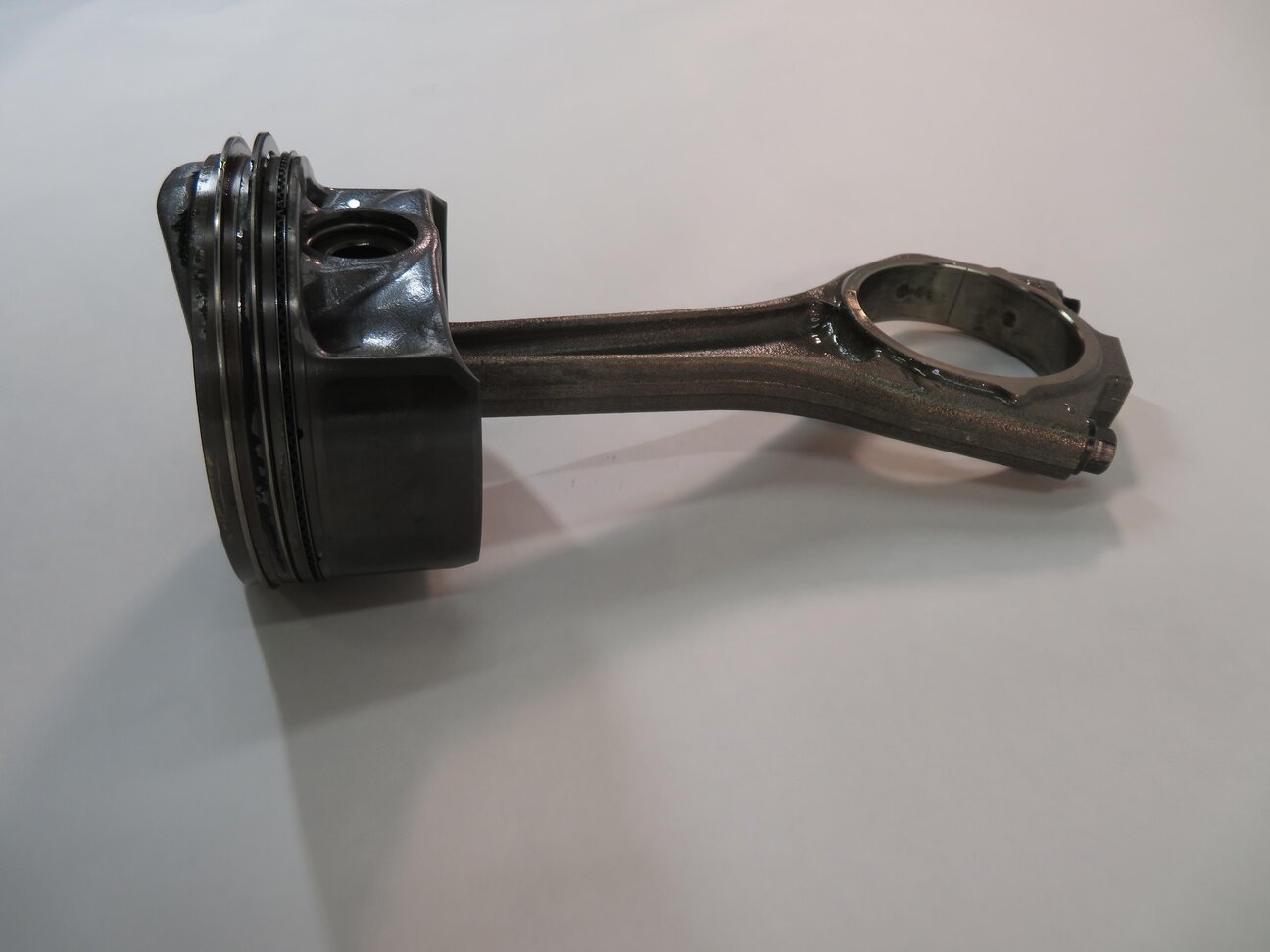 Thumbnail 6: 2010 RANGE ROVER SPORT (L320) 5.0L AJ133 - LEFT ENGINE PISTON w/ CONNECTING ROD
