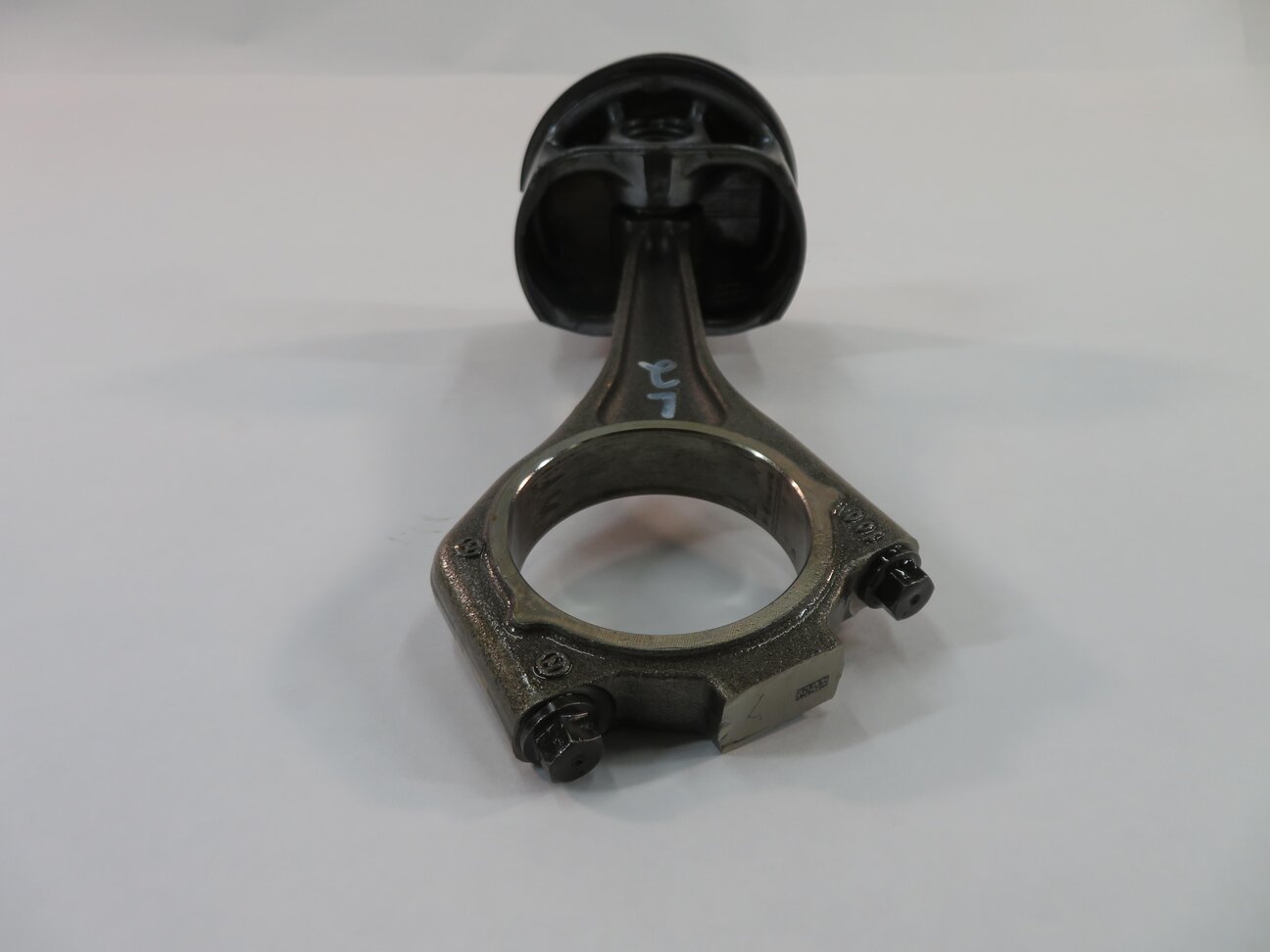 Thumbnail 8: 2010 RANGE ROVER SPORT (L320) 5.0L AJ133 - LEFT ENGINE PISTON w/ CONNECTING ROD