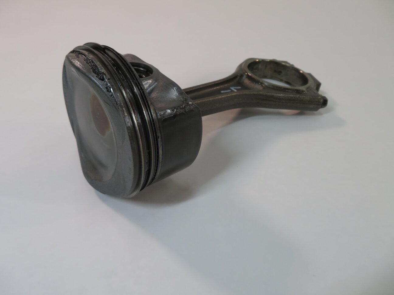 2010 RANGE ROVER SPORT (L320) 5.0L AJ133 - LEFT ENGINE PISTON w/ CONNECTING ROD