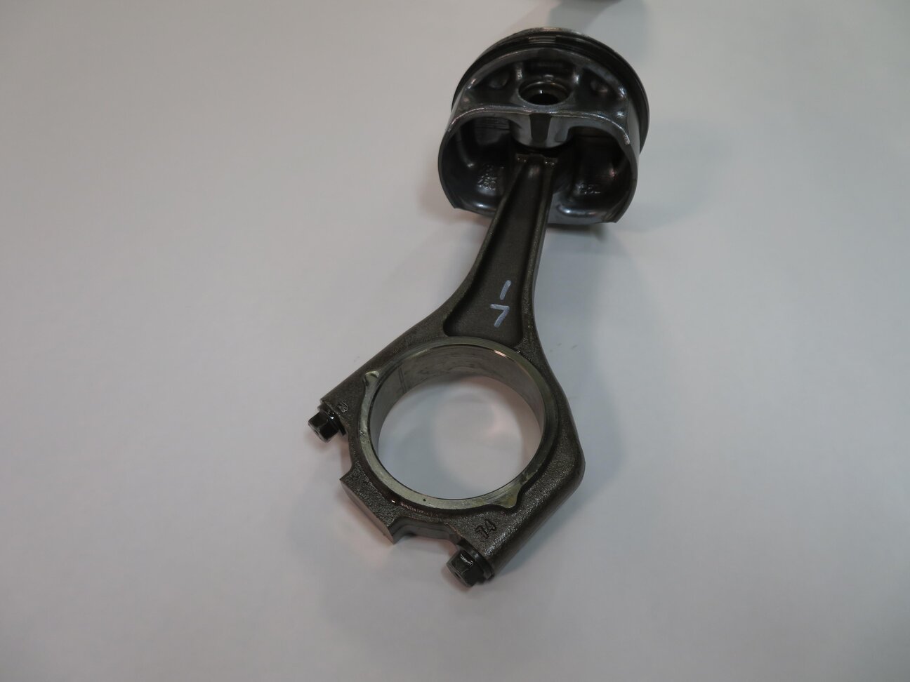 Thumbnail 6: 2010 RANGE ROVER SPORT (L320) 5.0L AJ133 - LEFT ENGINE PISTON w/ CONNECTING ROD