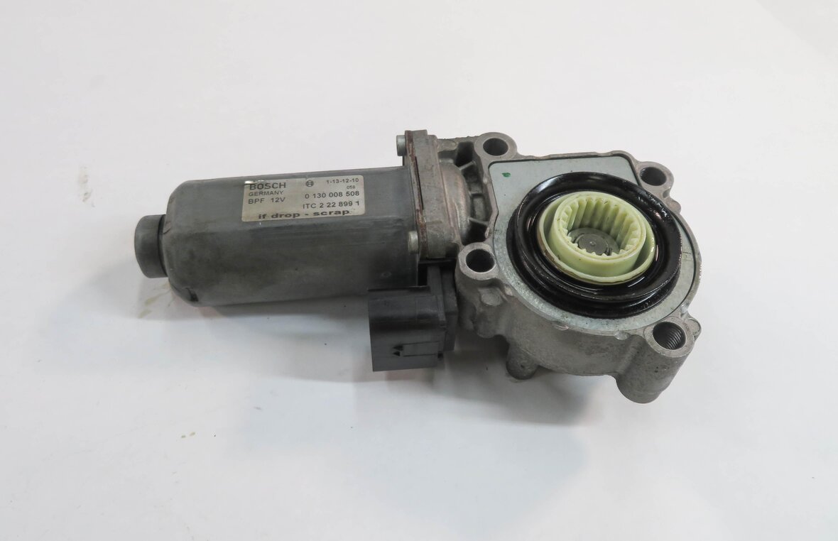 Thumbnail 2: 05-16 LR3 LR4 / RANGE ROVER SPORT (L320 L322) TRANSFER CASE ELECTRIC SHIFT MOTOR