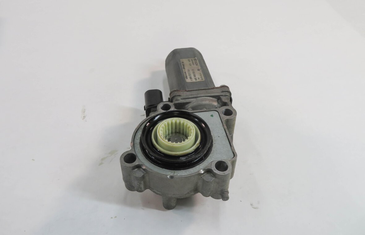 Thumbnail 5: 05-16 LR3 LR4 / RANGE ROVER SPORT (L320 L322) TRANSFER CASE ELECTRIC SHIFT MOTOR