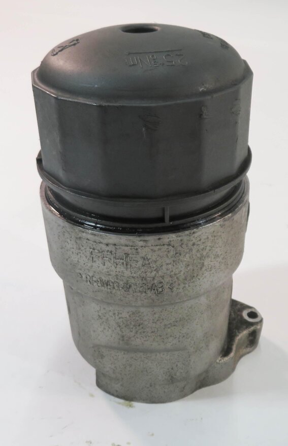 Thumbnail 4: 2010 RANGE ROVER SPORT (L320) 5.0L AJ133 V8 ENGINE - OIL FILTER HOUSING w/ CAP