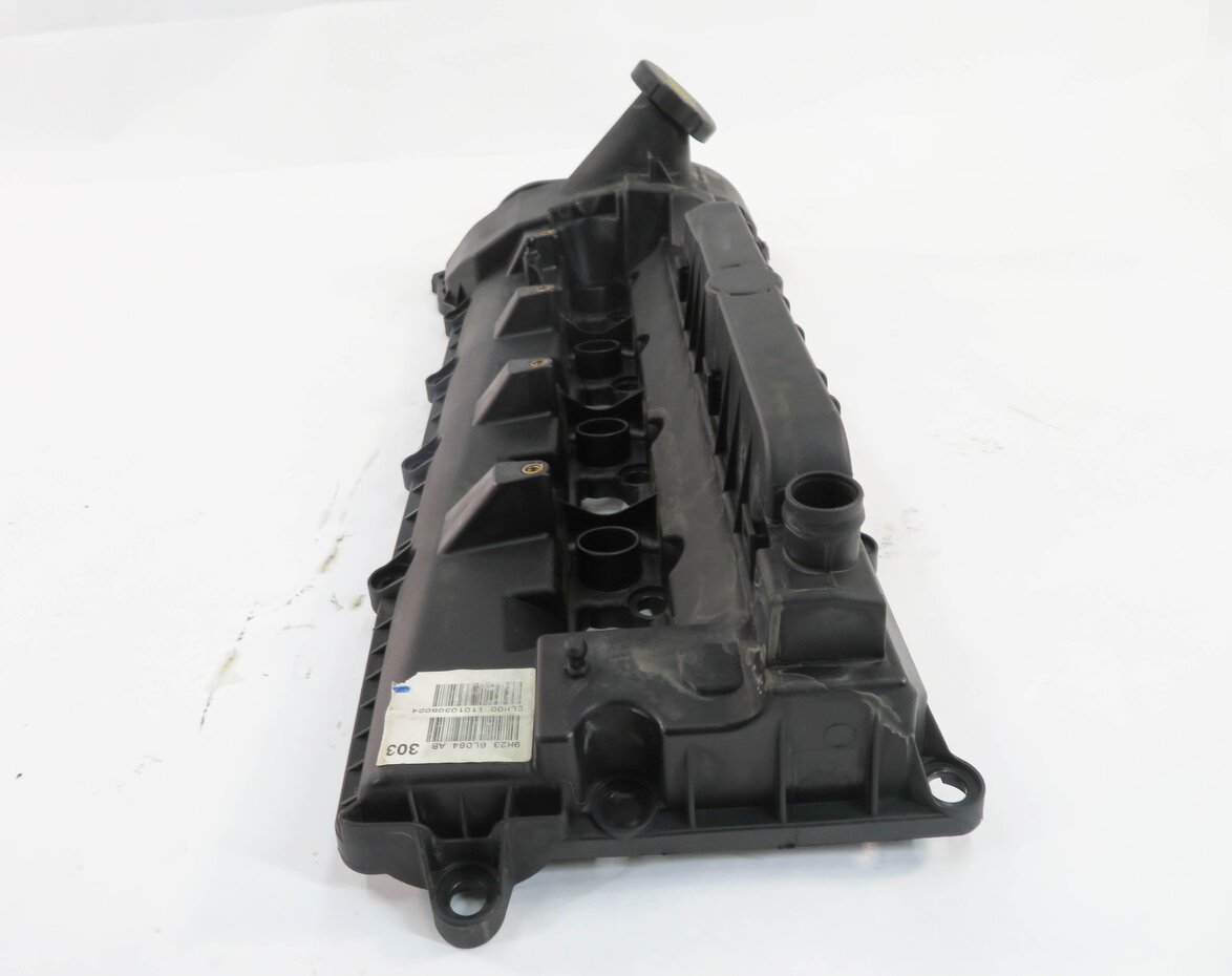 Thumbnail 3: 10-18 RANGE ROVER SPORT (L320 L322 L494 L405) 5.0L V8 - LEFT ENGINE VALVE COVER