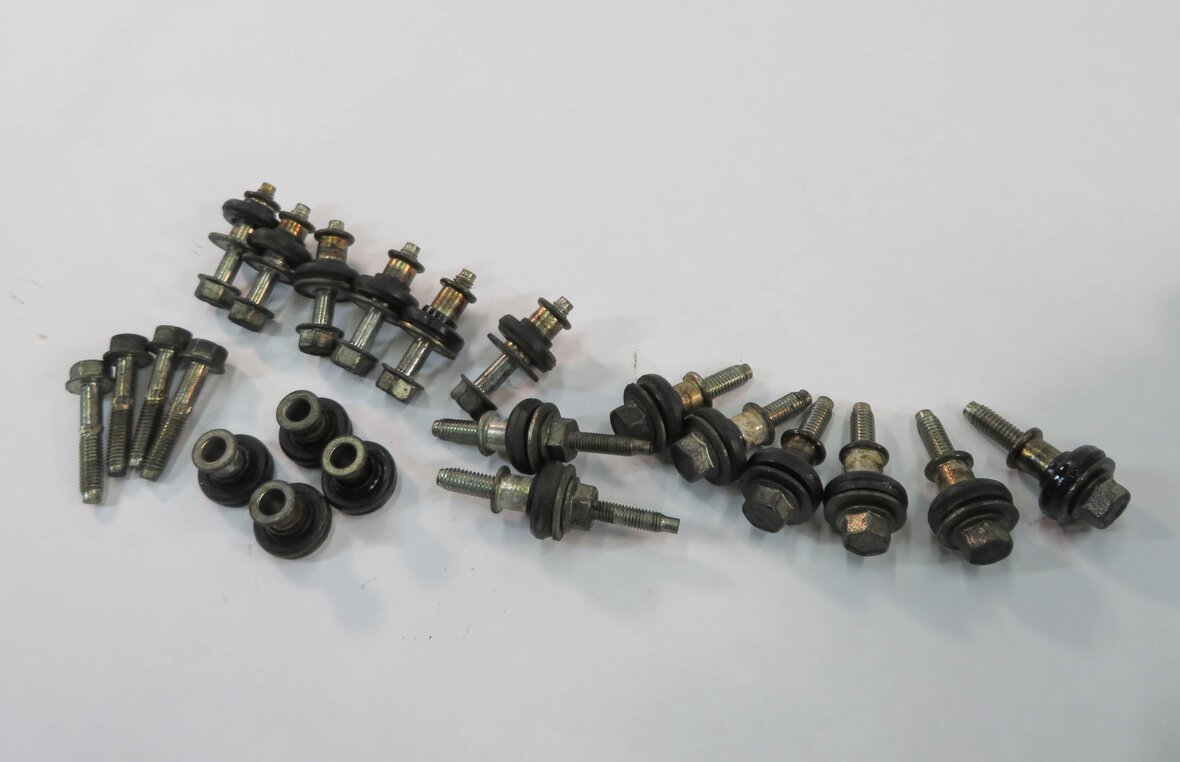 Thumbnail 10: 10-18 RANGE ROVER SPORT (L320 L322 L494 L405) 5.0L V8 - RIGHT ENGINE VALVE COVER