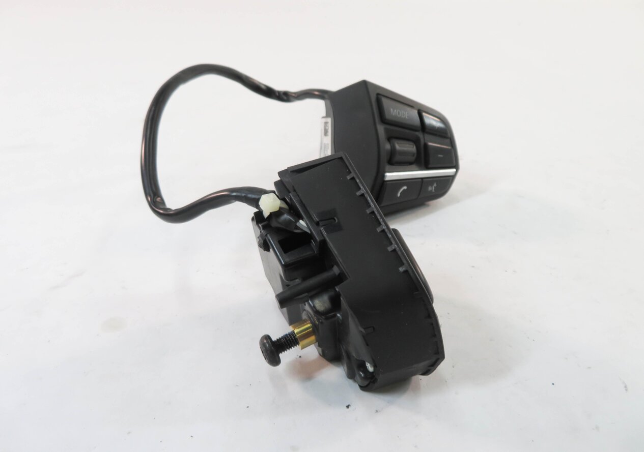 Thumbnail 2: 2011 BMW 535i (F10) STEERING CRUISE PHONE MODE SWITCH BUTTON SET-2