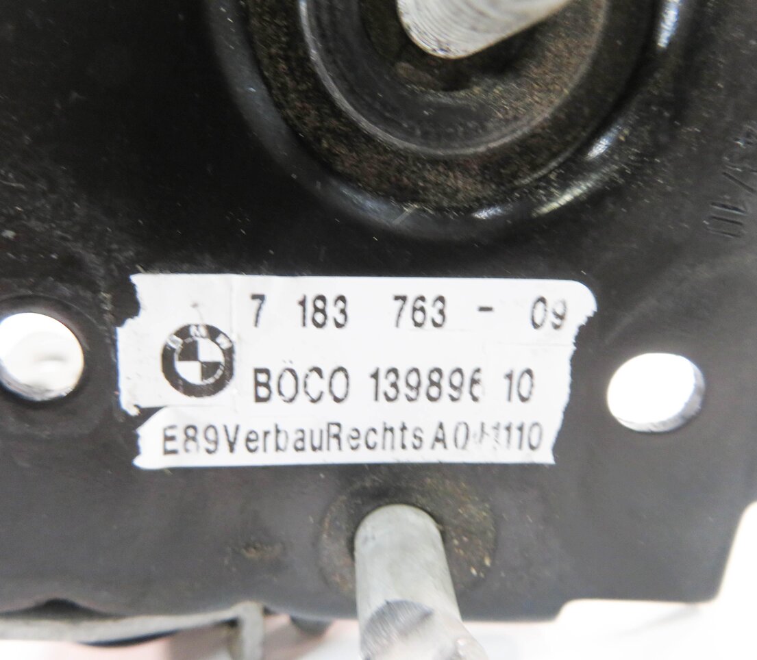 Thumbnail 6: 2011 BMW 535i (F10) FRONT LEFT & RIGHT UPPER HOOD LATCH SET-2 w/ CABLES
