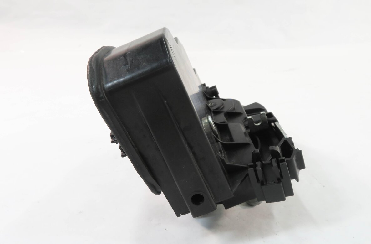 Thumbnail 4: 2010-2018 BMW E90 F30 F32 E60 F10 F01 F25 F26 E70 E71 LEFT SIDE REAR DOOR LATCH