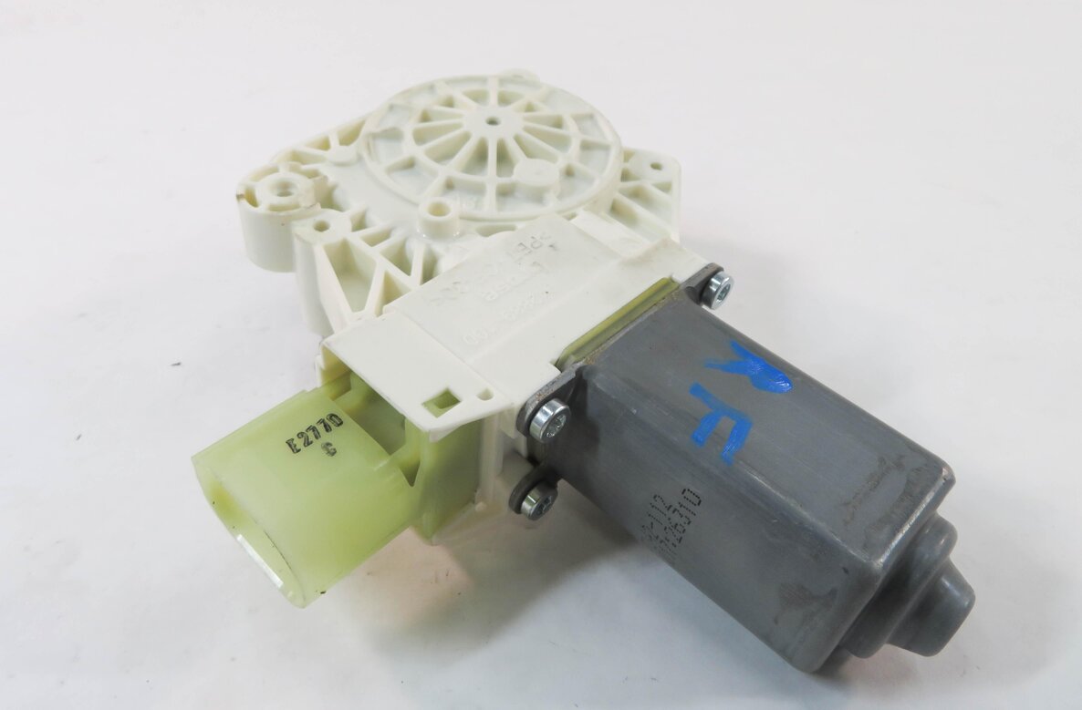 11-16 BMW 528i 535i 550i M5 (F10) RIGHT PASSENGER WINDOW MOTOR (FRONT / REAR)