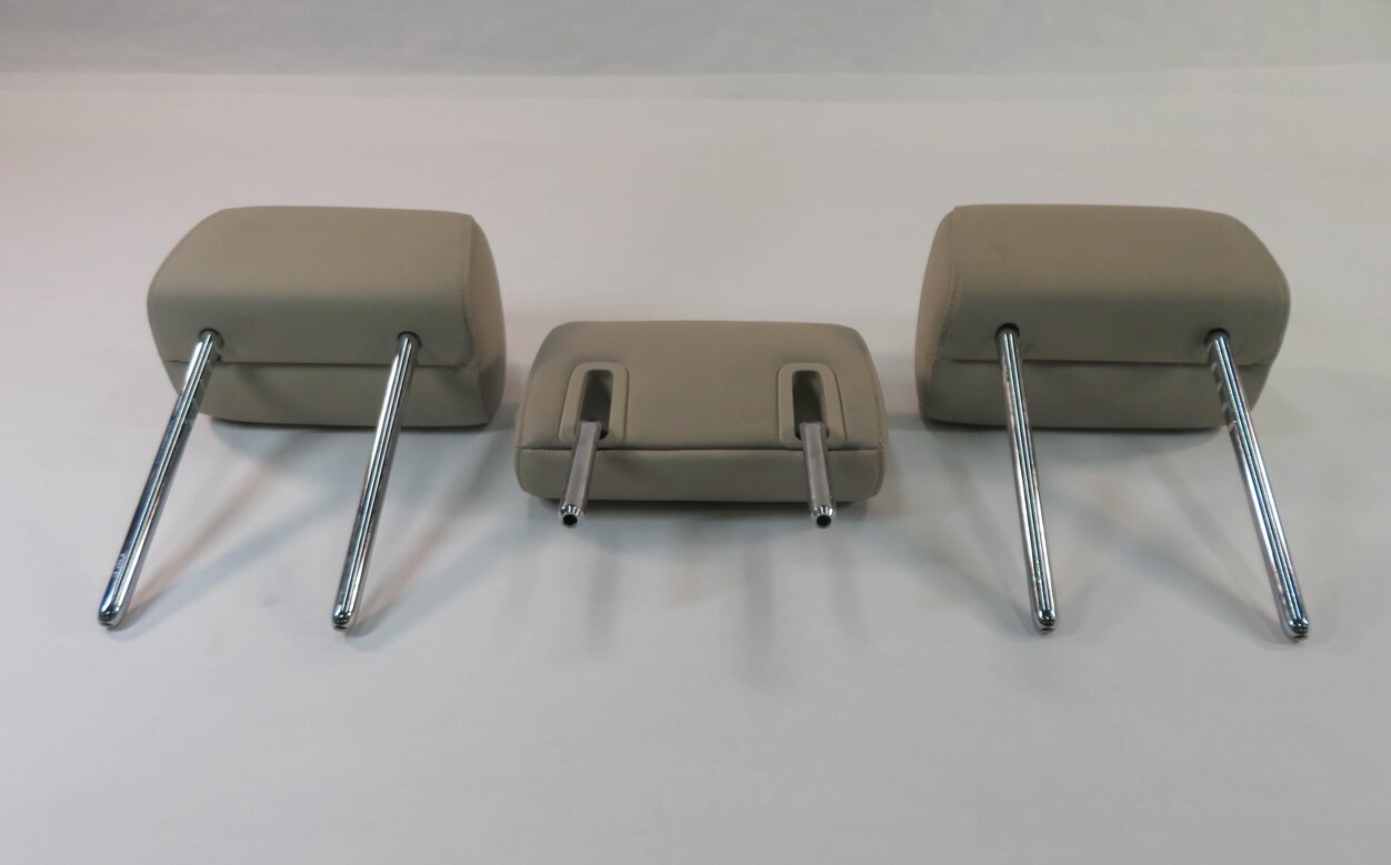 Thumbnail 7: 2011 BMW 535i (F10) REAR - LEFT / CENTER / RIGHT - OYSTER LEATHER HEADREST SET-3