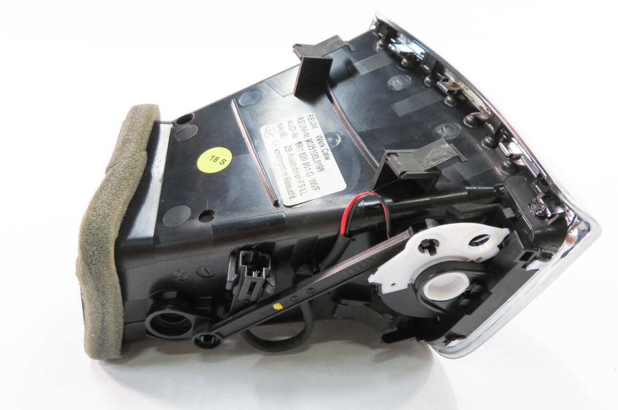 Thumbnail 5: 2009 AUDI Q5 (8R) LEFT FRONT DRIVER DASH HEATER A/C AIR VENT