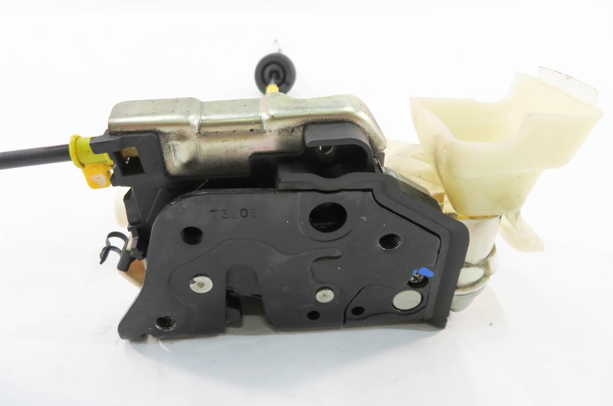 Thumbnail 6: 09-18 AUDI / PORSCHE - A4 A5 Q5 S4 TT CAYENNE PANAMERA TOURAEG DRIVER DOOR LATCH