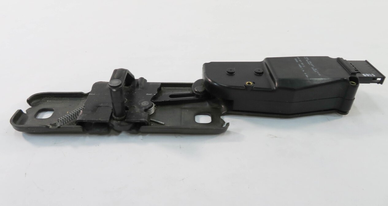 Thumbnail 2: 2009 AUDI Q5 (8R) REAR HATCH GATE DOOR TRUNK STRIKER LOCK LATCH ACTUATOR
