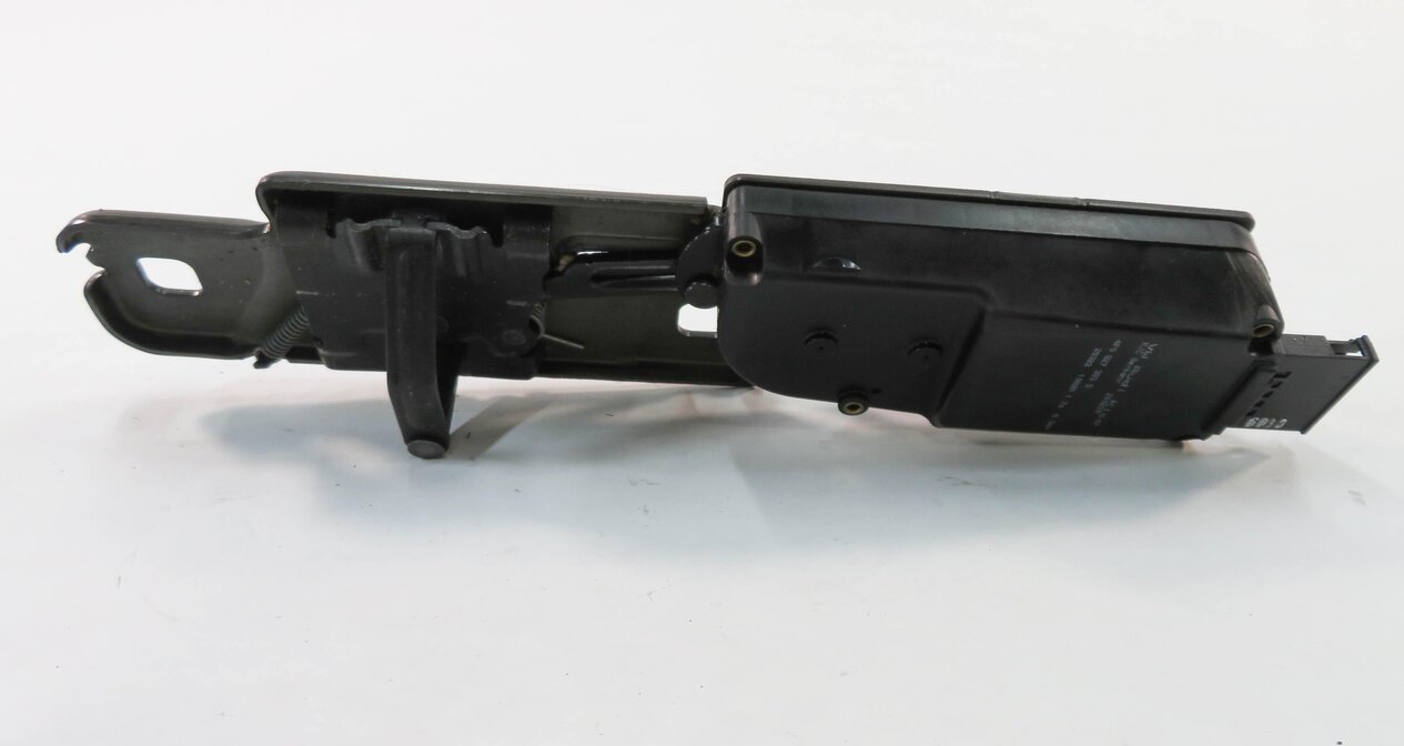 Thumbnail 3: 2009 AUDI Q5 (8R) REAR HATCH GATE DOOR TRUNK STRIKER LOCK LATCH ACTUATOR