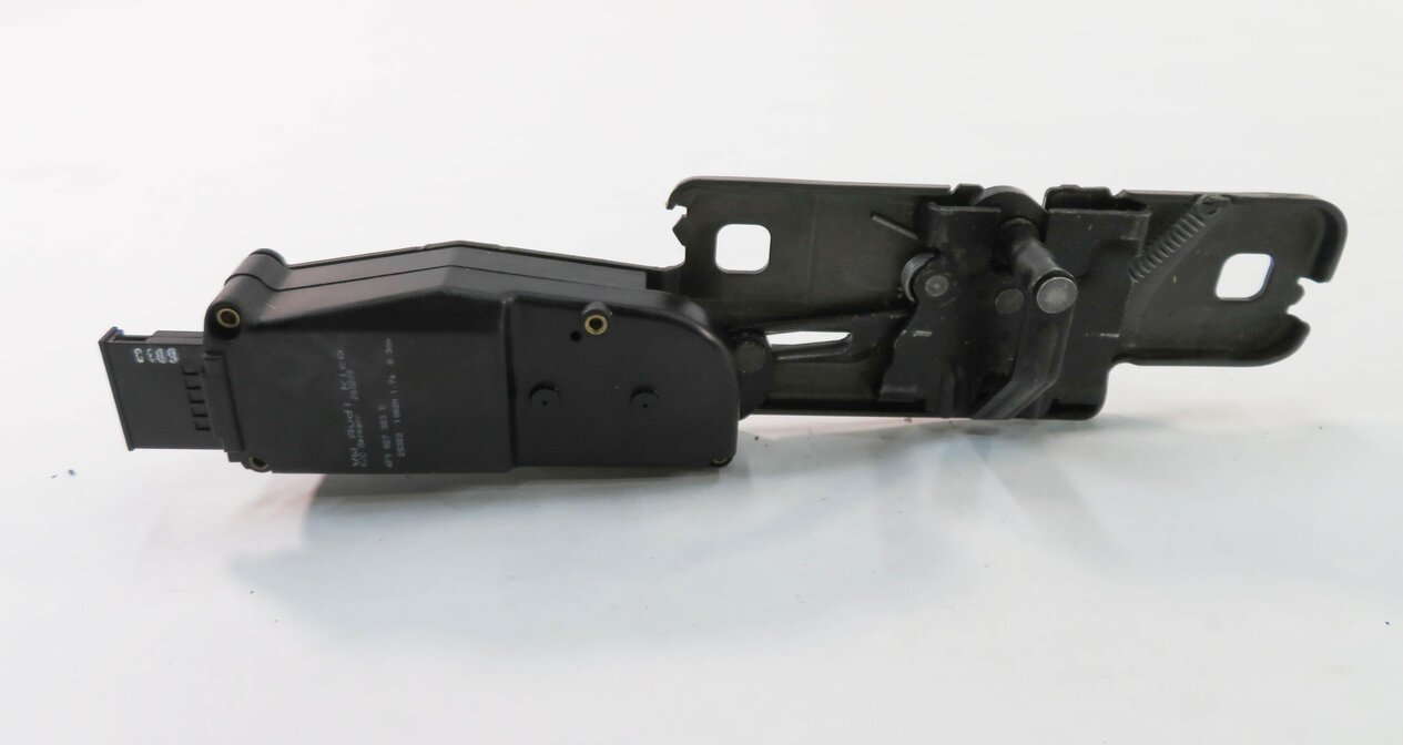 Thumbnail 7: 2009 AUDI Q5 (8R) REAR HATCH GATE DOOR TRUNK STRIKER LOCK LATCH ACTUATOR
