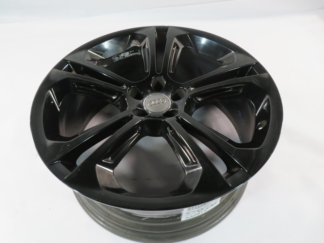 Thumbnail 3: 2009-2015 AUDI Q5 (B8 8R) 20x8.5 ALUMINUM ALLOY 5-DOUBLE SPOKE WHEEL RIM