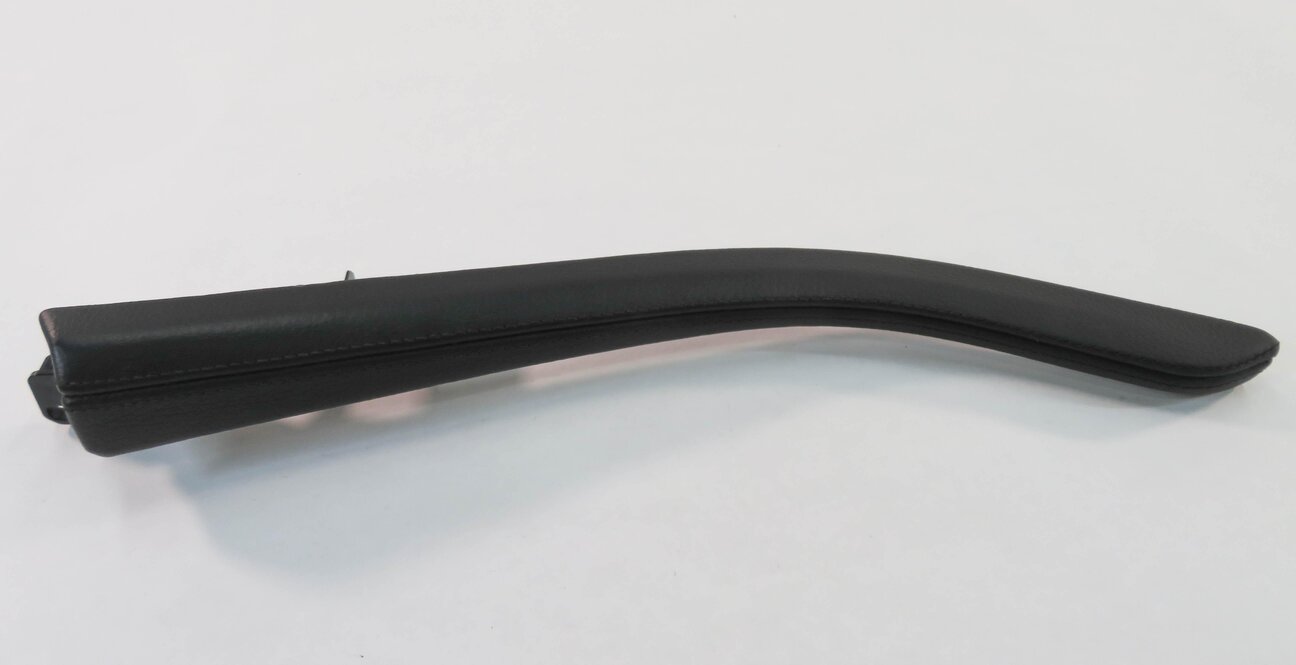Thumbnail 1: 2011 BMW 535i (F10) LEFT FRONT CENTER CONSOLE EDGE TRIM PIECE (BLACK LEATHER)